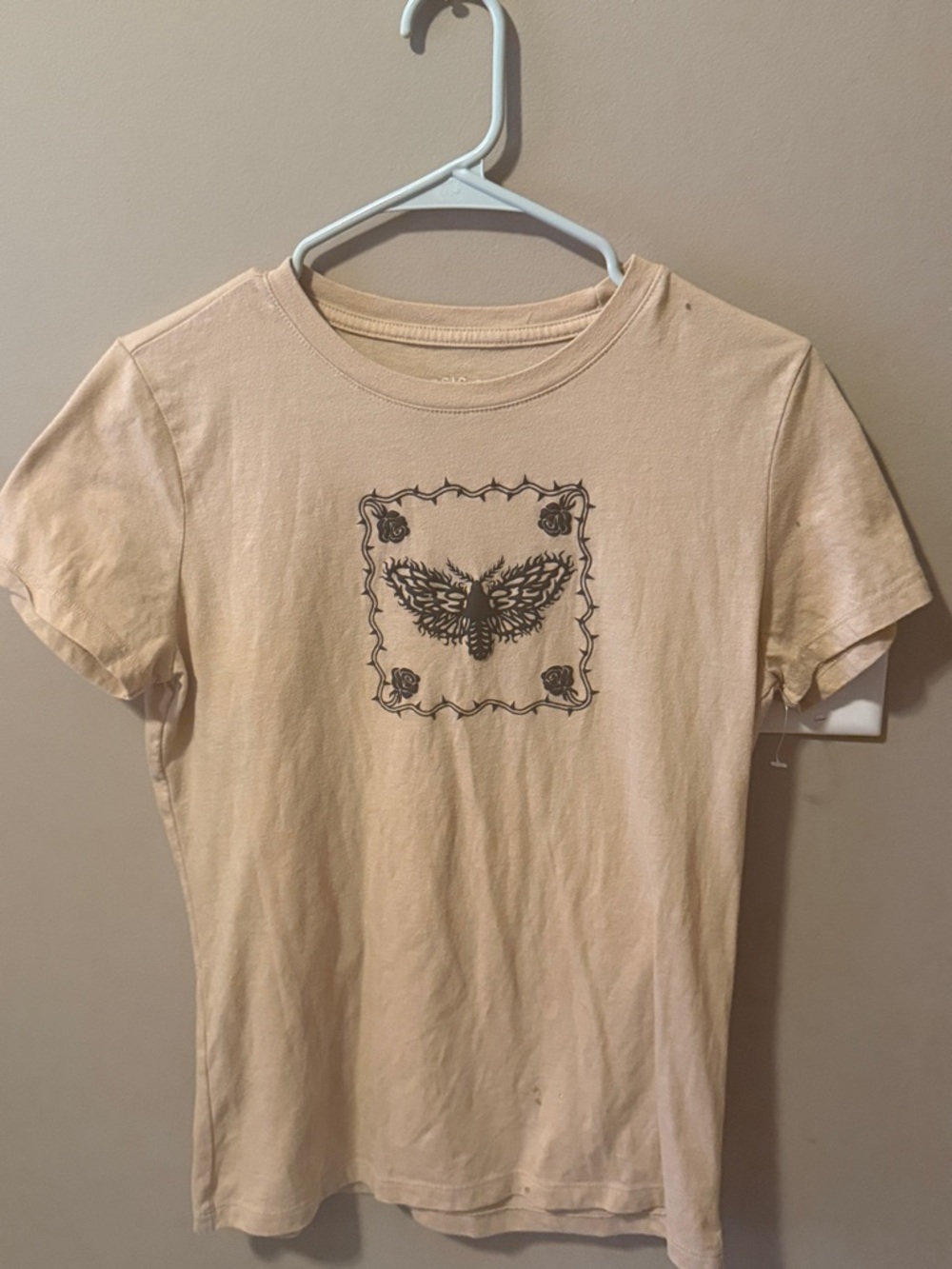 Aeropostale Cream Short Sleeve Tee with Black Butterfly Graphic
